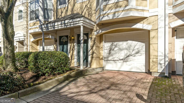 photo 1: 375 Highland Avenue NE Unit UNIT 913, Atlanta GA 30312