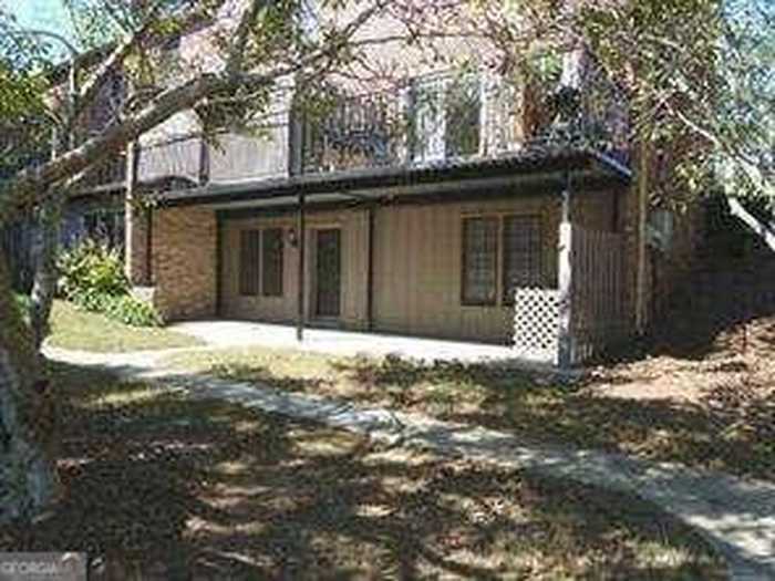 photo 1: 3085 O Colonial Way Unit O, Atlanta GA 30341