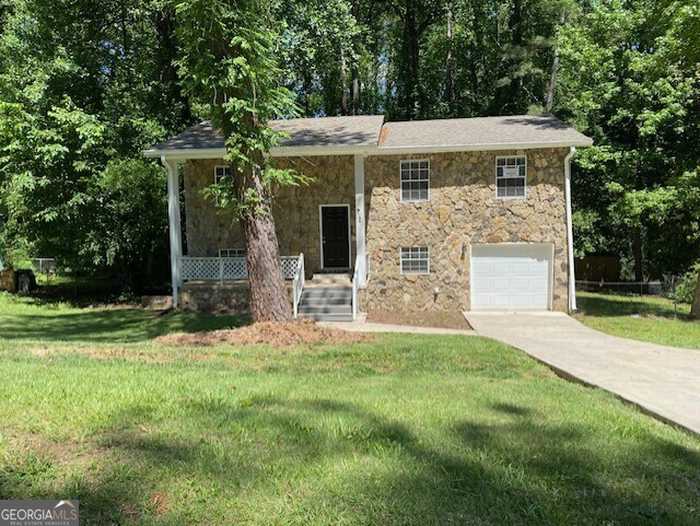 photo 1: 158 Lexington Court, Riverdale GA 30274