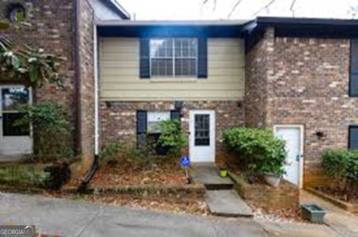 photo 1: 713 Garden View Drive, Stone Mountain GA 30083