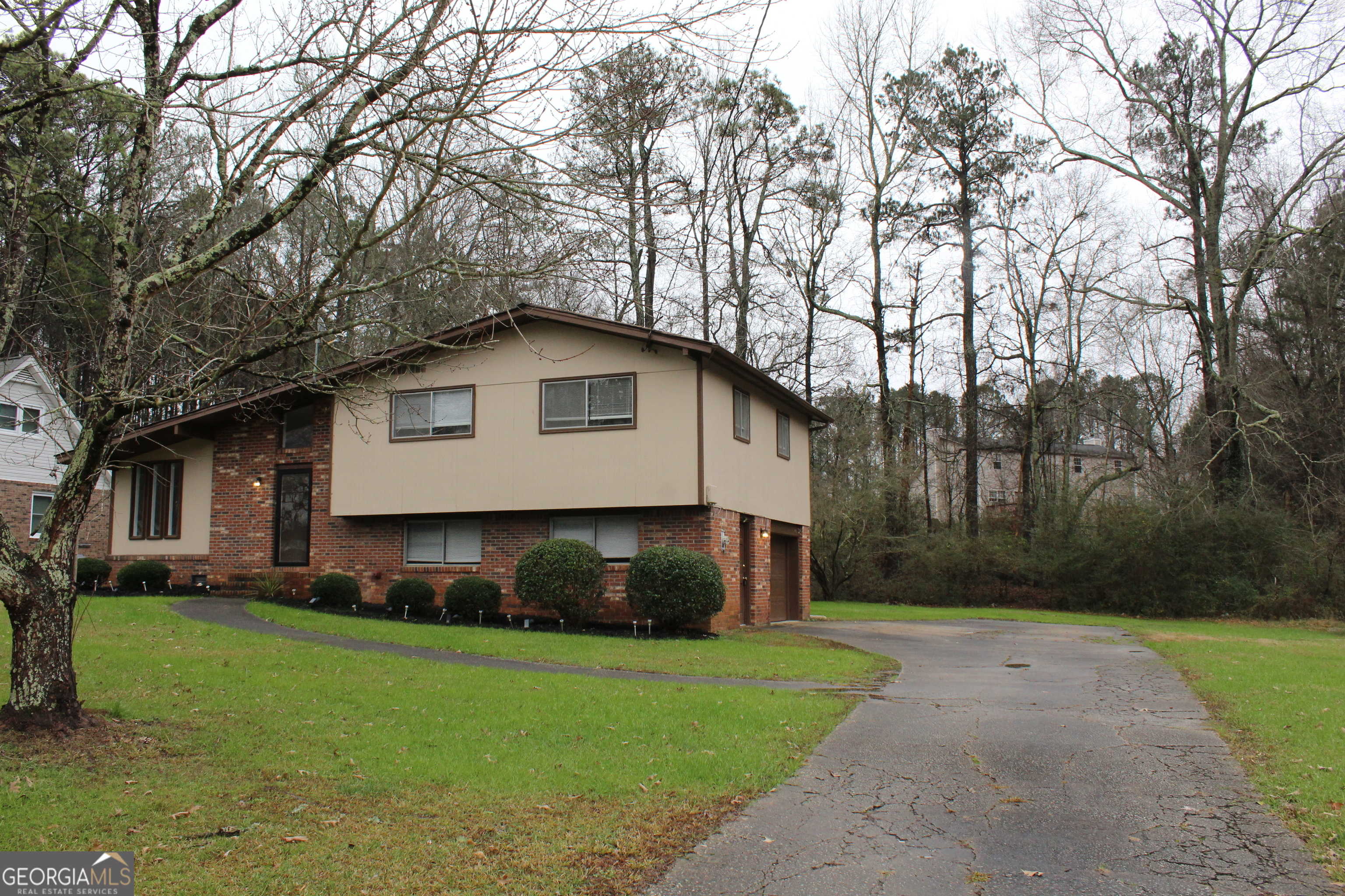 photo 3: 2405 Falls River Drive, Lithia Springs GA 30122