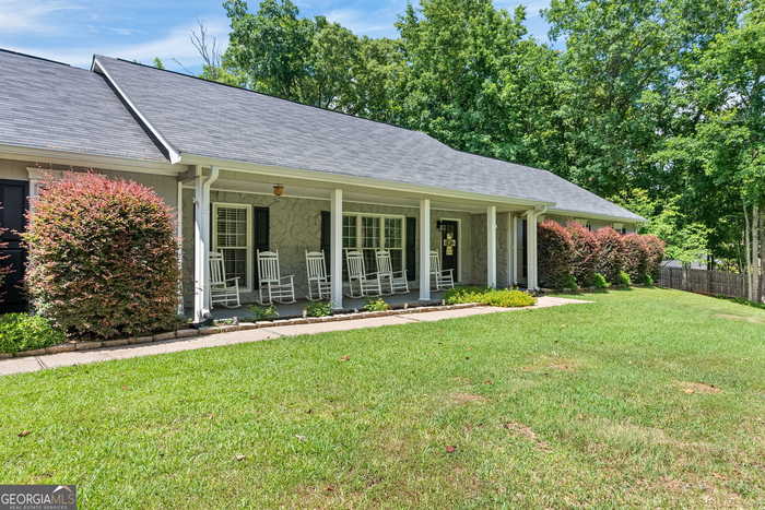 photo 2: 105 Plymouth Drive, Lagrange GA 30240