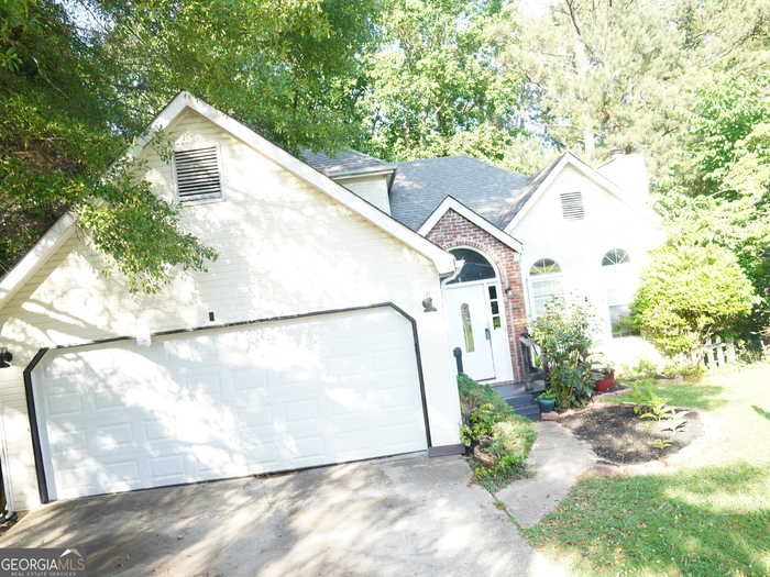 photo 1: 814 STONEMILL, Lithonia GA 30058