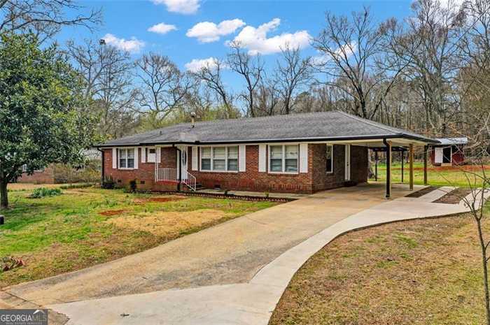 photo 1: 35 Valley Drive, Carrollton GA 30117