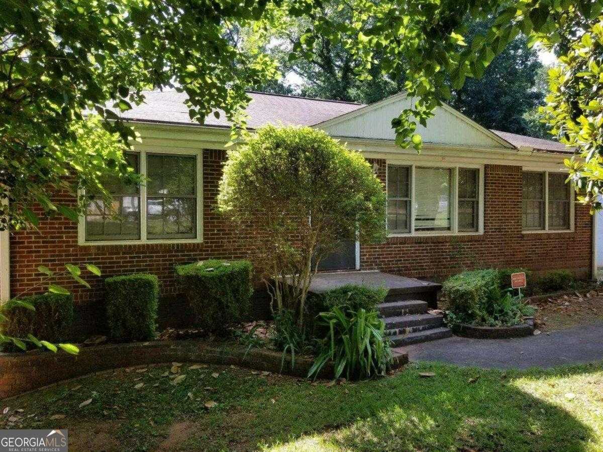 photo 3: 2074 Miriam Lane, Decatur GA 30032