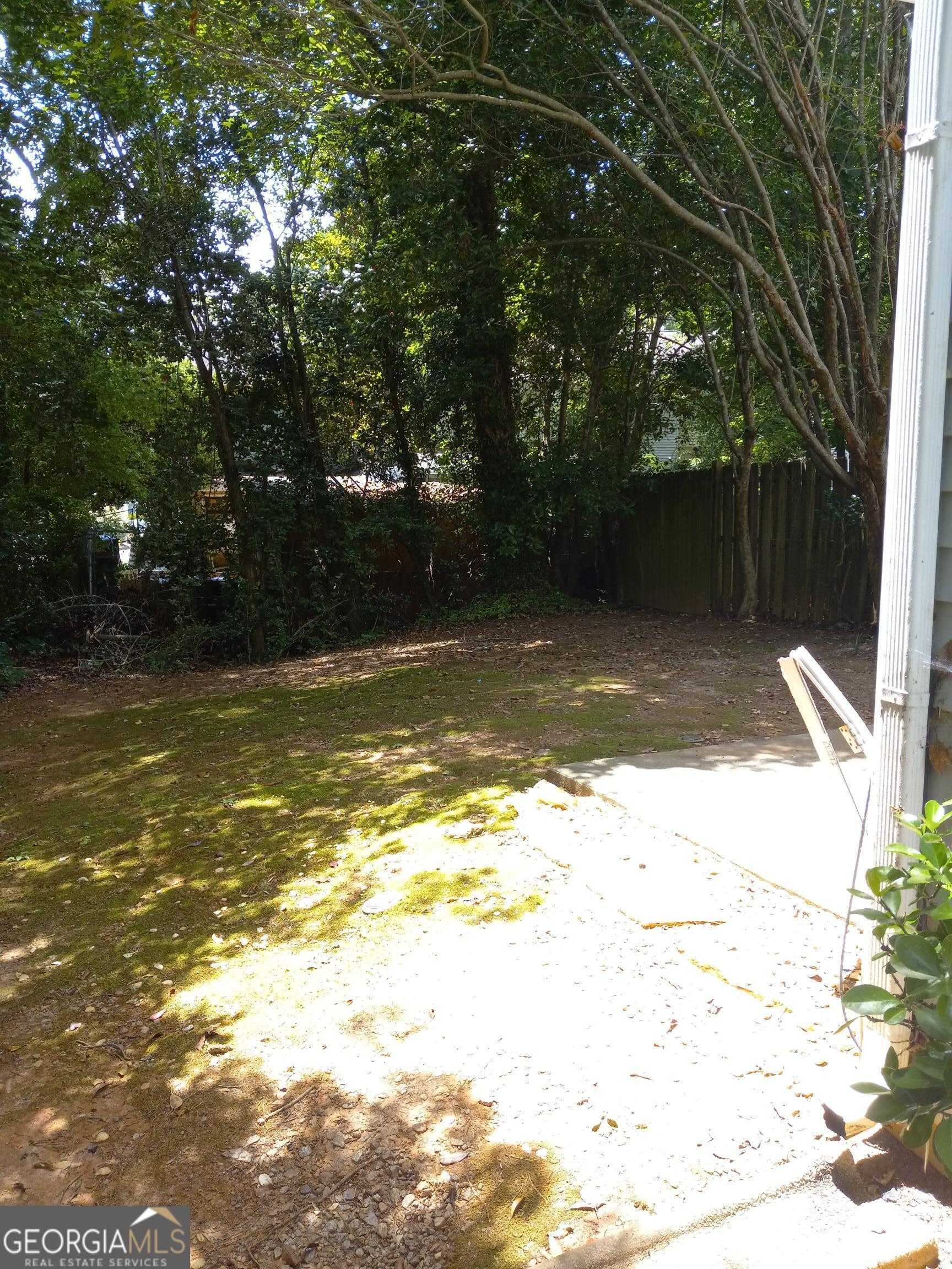 photo 3: 5700 Wells Circle, Stone Mountain GA 30087