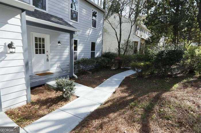 photo 2: 785 Barrington Way, Roswell GA 30076