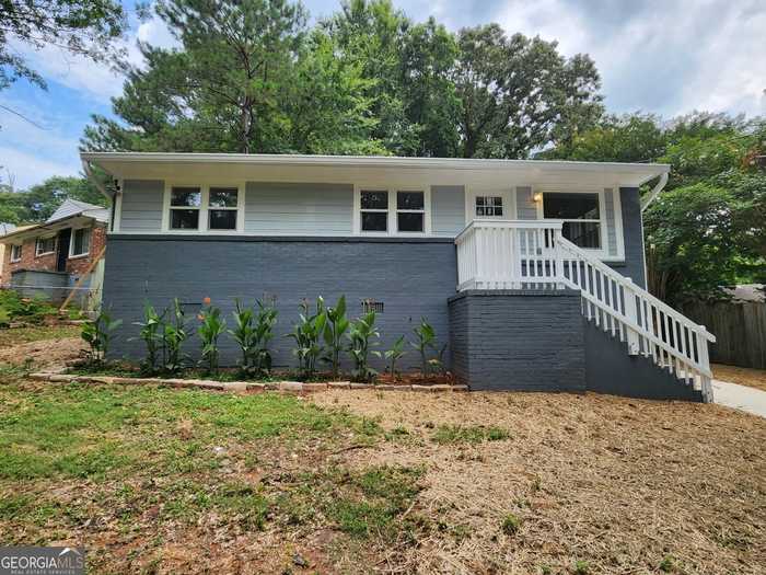 photo 1: 2190 Lang Dr SW, Atlanta GA 30315