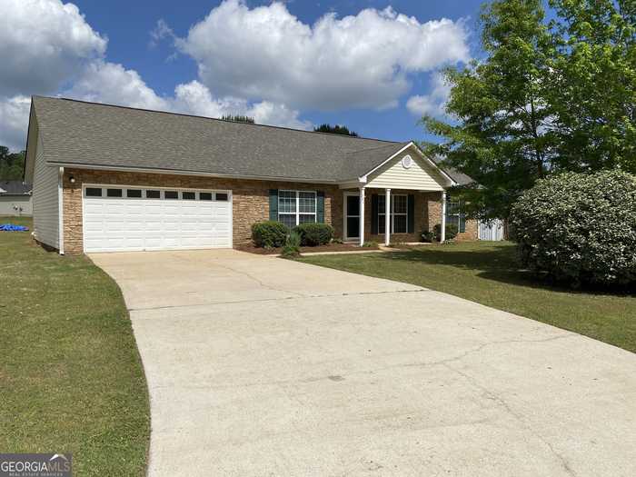 photo 1: 221 Whistle Way, Locust Grove GA 30248