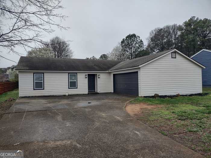 photo 1: 5495 Reynolds Road, Morrow GA 30260