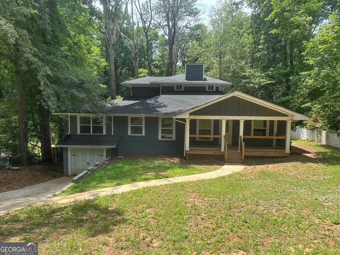 photo 1: 2106 Venetian Drive SW, Atlanta GA 30311