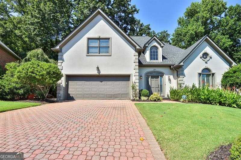 photo 1: 140 GROSVENOR Place, Sandy Springs GA 30328