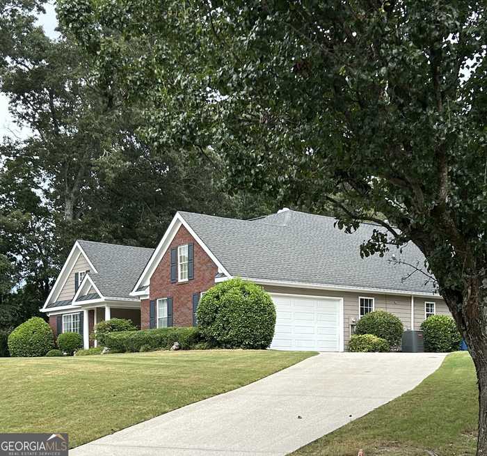 photo 2: 2155 Huntington Hill Trace, Buford GA 30519