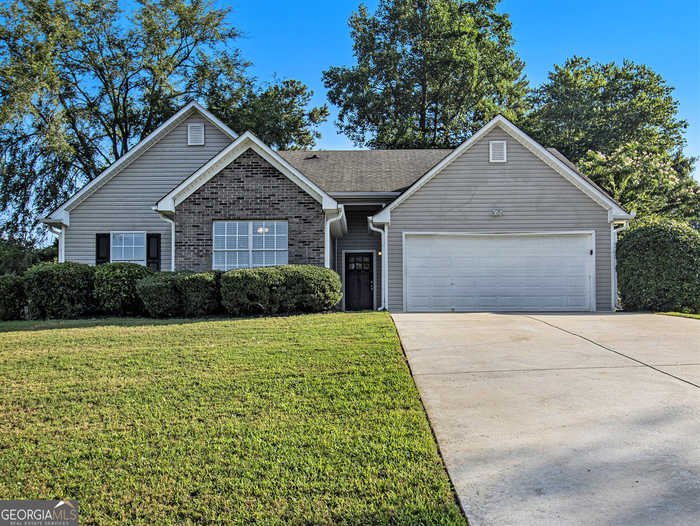 photo 1: 302 Granite Grove, Loganville GA 30052