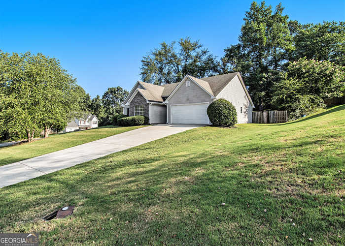 photo 2: 302 Granite Grove, Loganville GA 30052