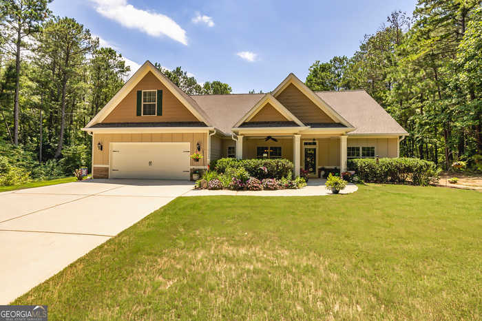 photo 1: 206 Cainbridge Park Drive, Newnan GA 30263