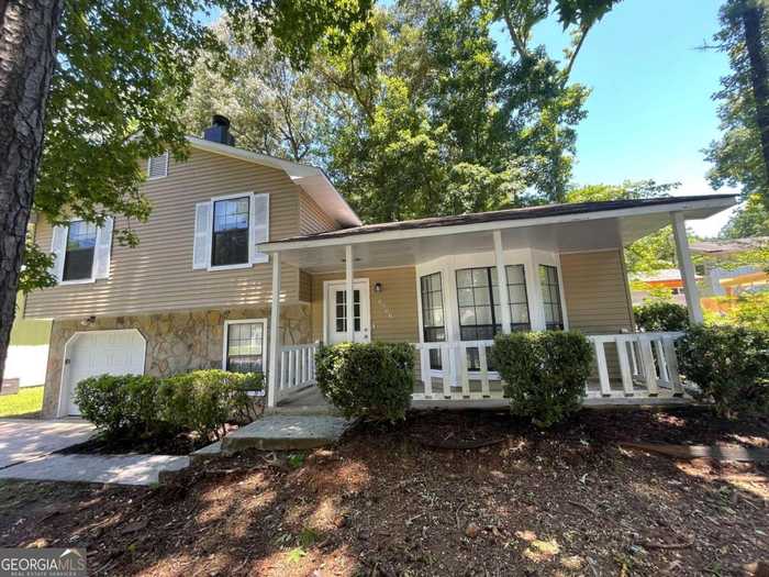 photo 1: 5693 Saint Thomas Drive, Lithonia GA 30058