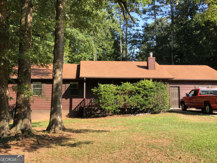 photo 1: 339 Laurel Lane, Stockbridge GA 30281