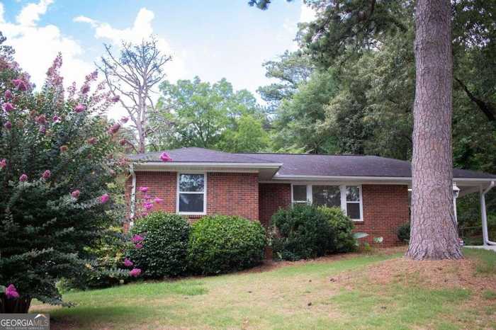 photo 2: 2663 FAIRLANE Drive SE, Atlanta GA 30354