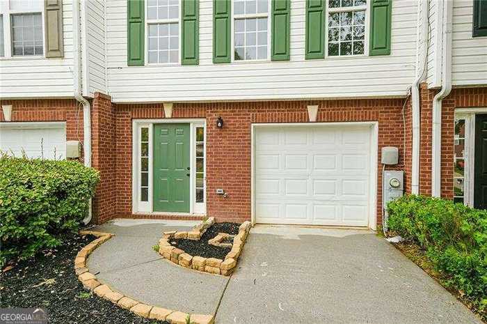 photo 1: 5656 Strathmoor Manor Circle, Lithonia GA 30058