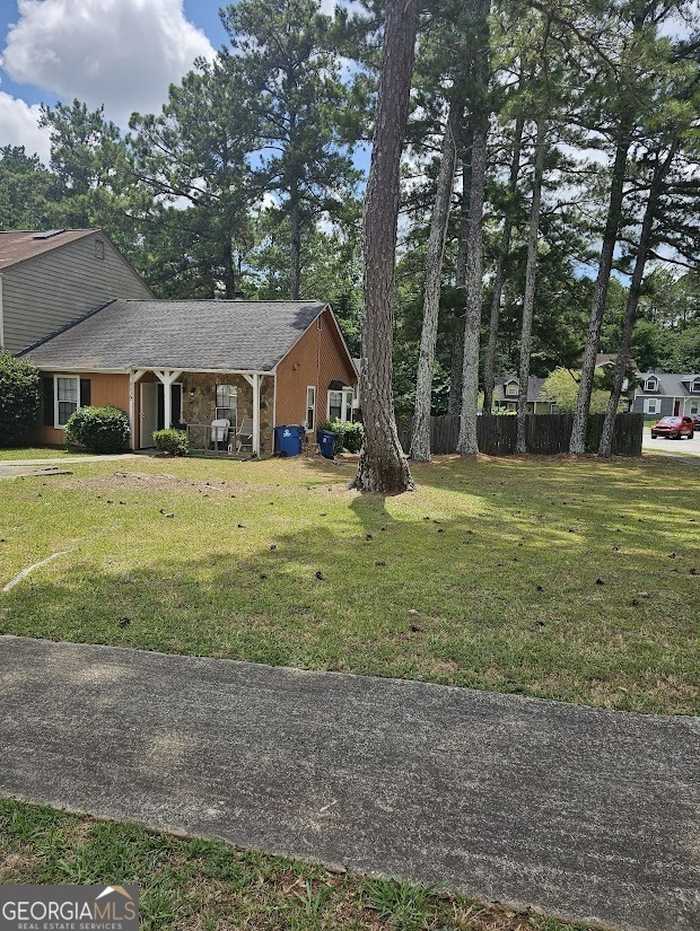 photo 2: 8239 Canyon Forge Drive, Riverdale GA 30274