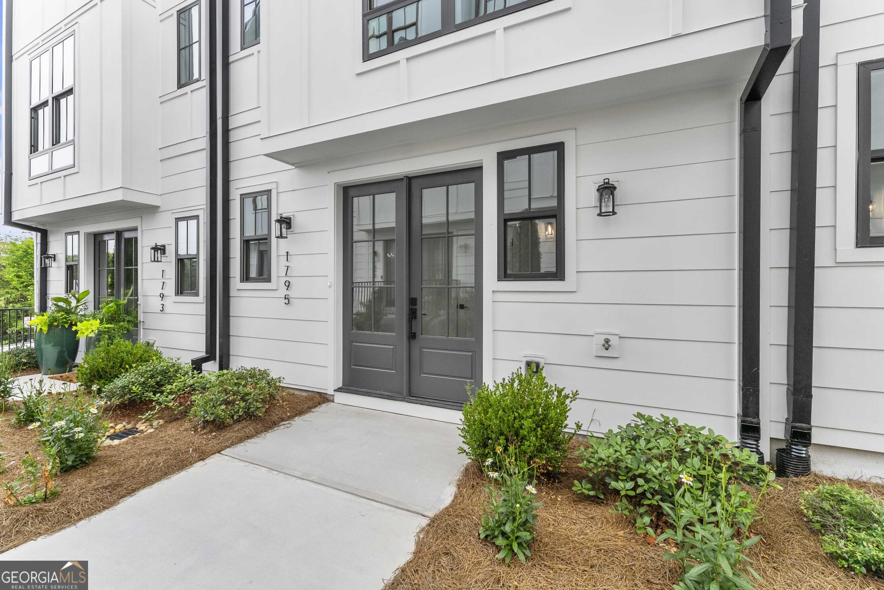 photo 1: 1795 Gotham Lane Unit 2, Atlanta GA 30324