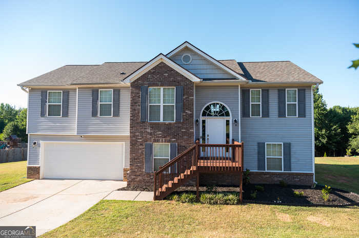 photo 1: 809 Brandon Drive, Winder GA 30680