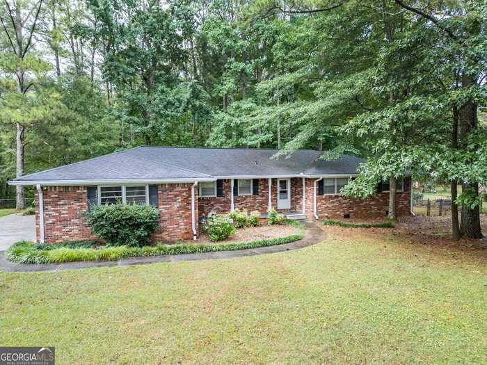 photo 1: 876 Swan Lake Road, Stockbridge GA 30281