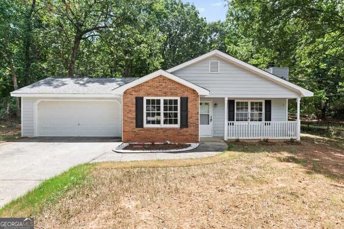 photo 1: 225 E Country Woods Drive, Covington GA 30016