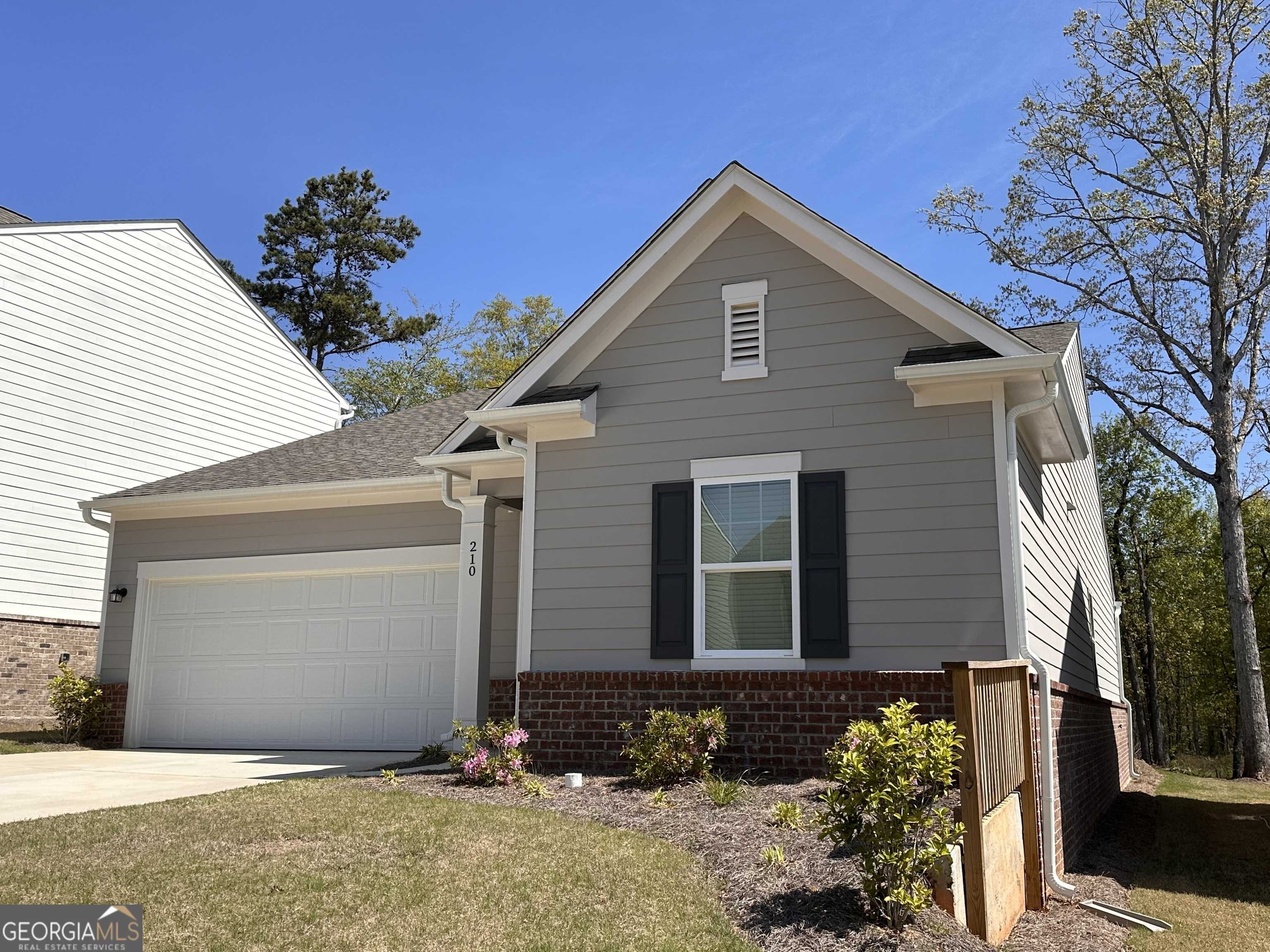 photo 3: 210 Hyde Park, Winder GA 30680