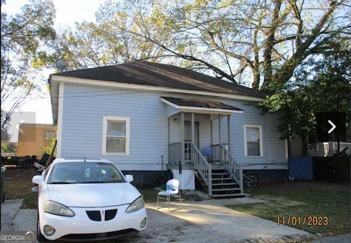 photo 2: 214 W Central Avenue, Griffin GA 30223