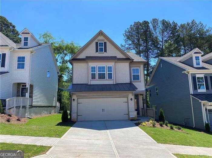 photo 1: 3343 Park Pointe Circle, Scottdale GA 30079