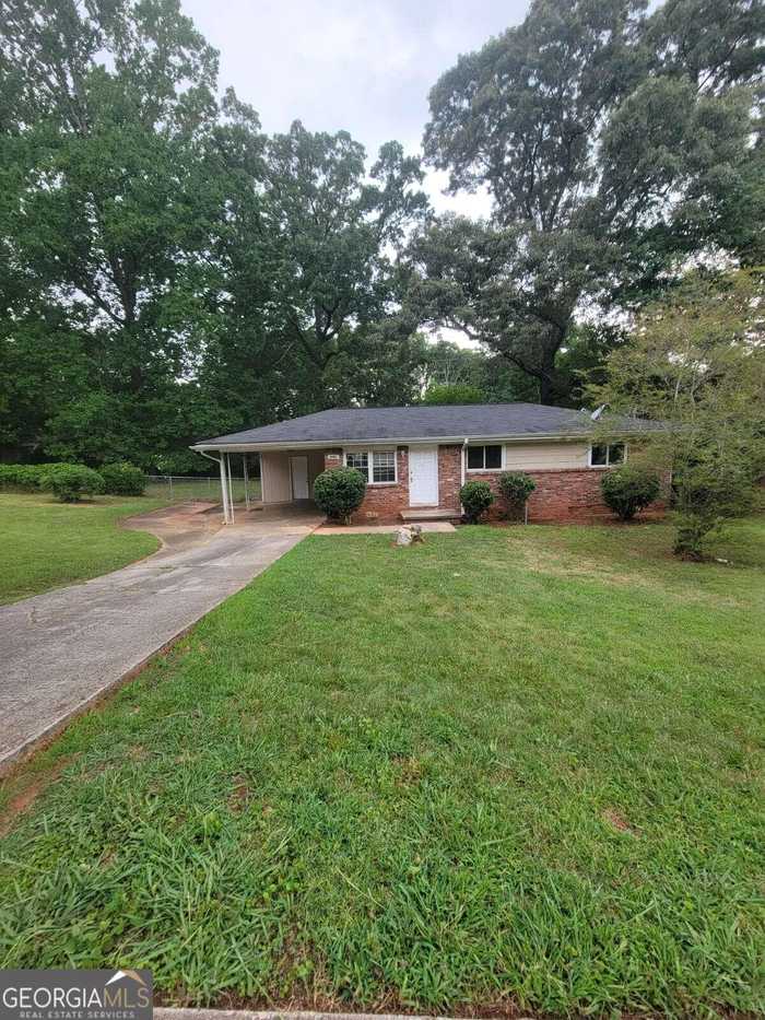 photo 1: 1985 Glenmar Drive, Decatur GA 30032