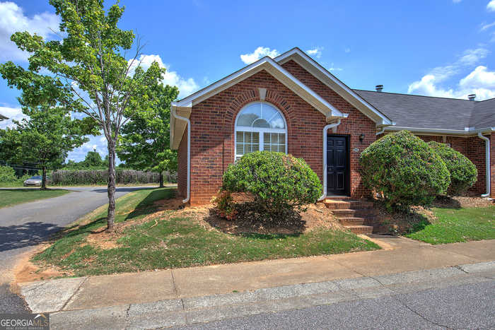 photo 2: 202 Mountain Chase, Cartersville GA 30120