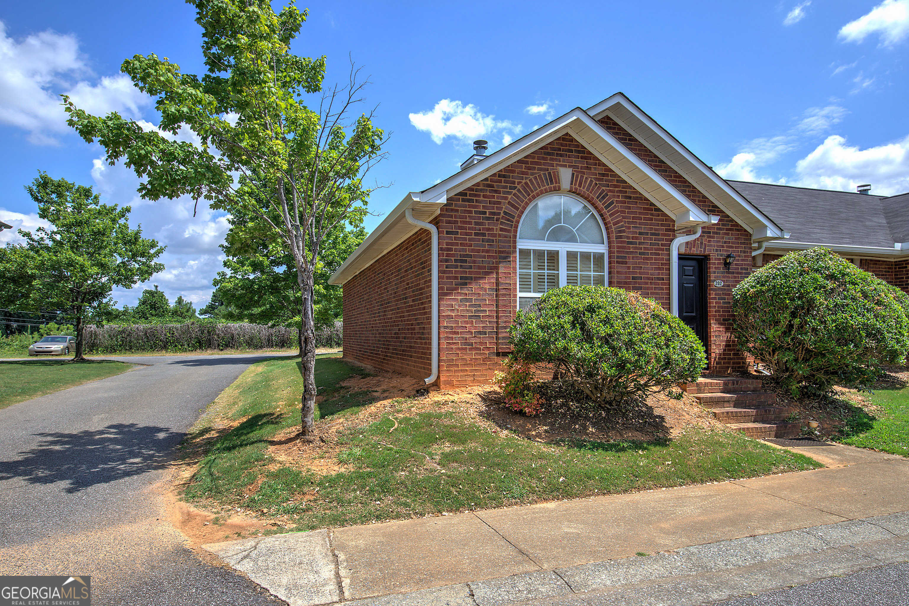 photo 3: 202 Mountain Chase, Cartersville GA 30120