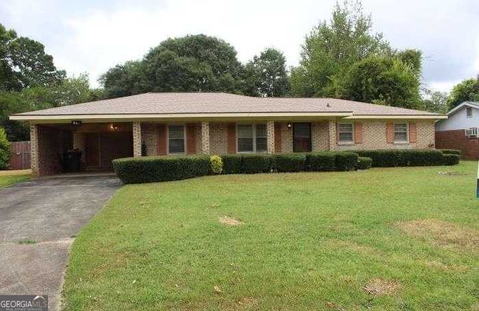 photo 1: 213 Emory Drive, Warner Robins GA 31093