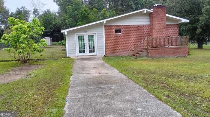 photo 1: 38 Cook Street, Wrightsville GA 31096