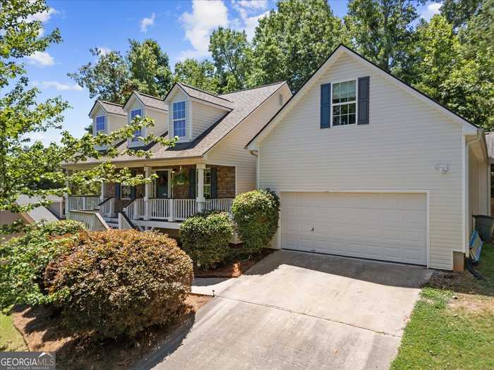 photo 2: 625 Burgess Creek Drive, Suwanee GA 30024