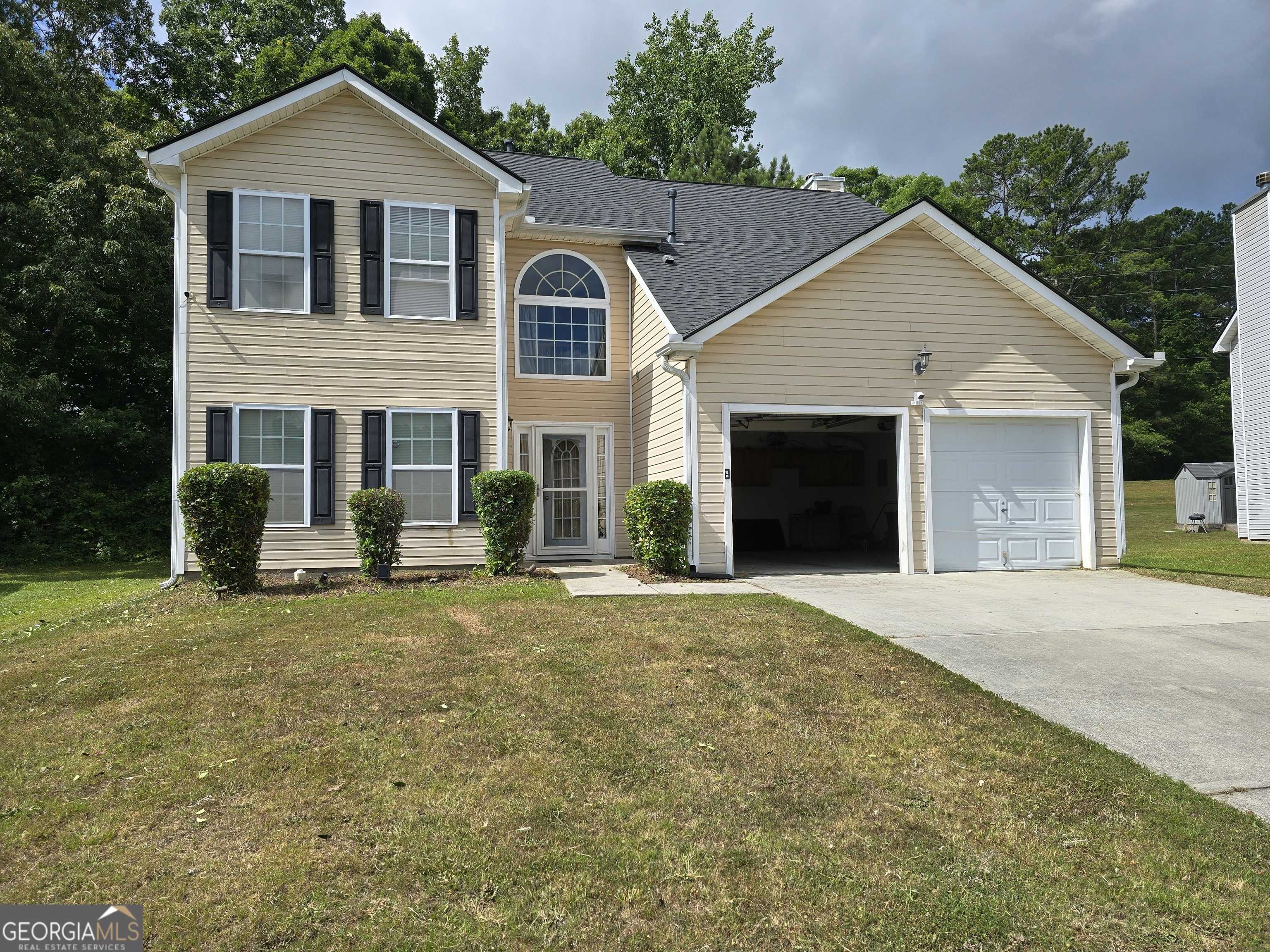 photo 1: 6018 Horseshoe Lane, Fairburn GA 30213