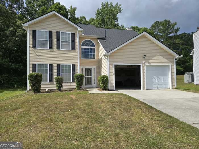 photo 1: 6018 Horseshoe Lane, Fairburn GA 30213