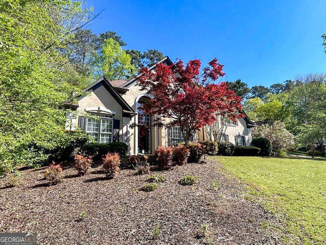 photo 3: 835 Heathland Court, Roswell GA 30075