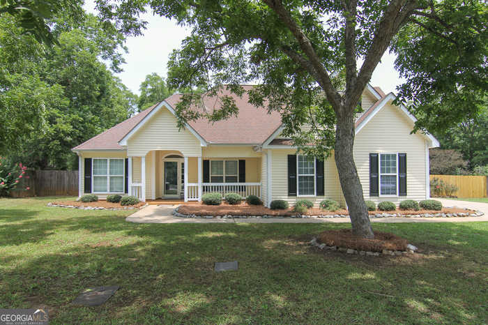 photo 1: 211 Duke Lane, Kathleen GA 31047