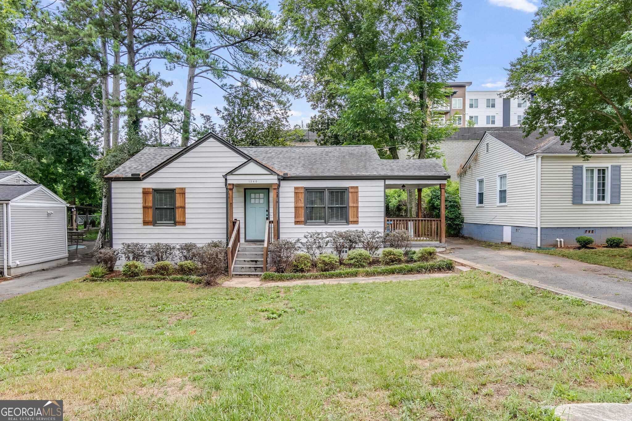 photo 1: 1340 BANBERRY Road SE, Marietta GA 30067