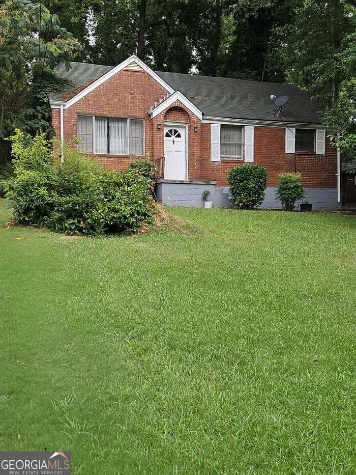 photo 2: 2055 Dellwood Place, Decatur GA 30032