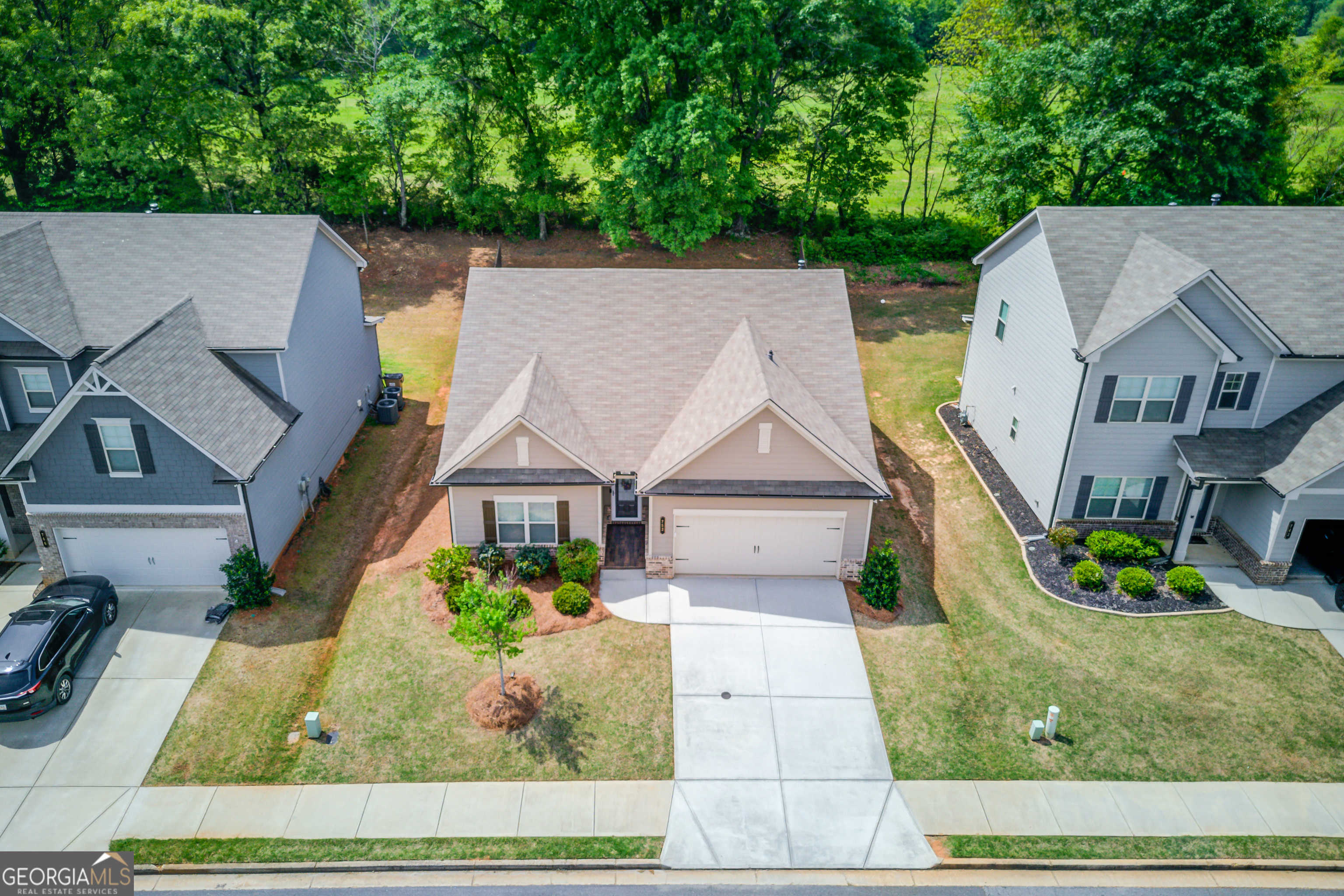 photo 2: 752 Brighton Park Circle, Hoschton GA 30548