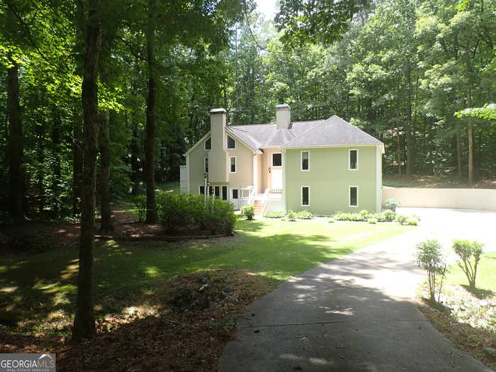 photo 2: 100 Deer Cove, Fayetteville GA 30214