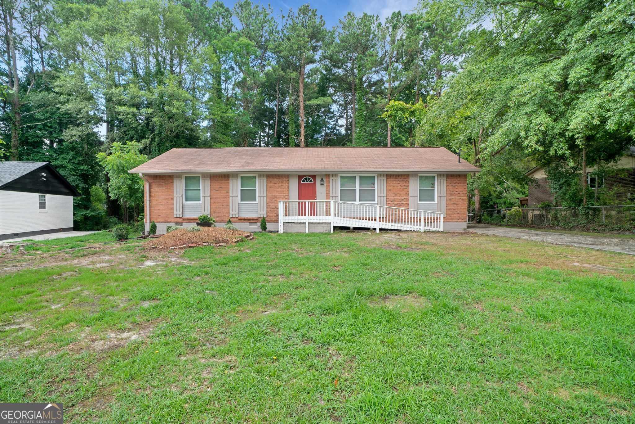 photo 3: 63 Royce Drive, Jonesboro GA 30238