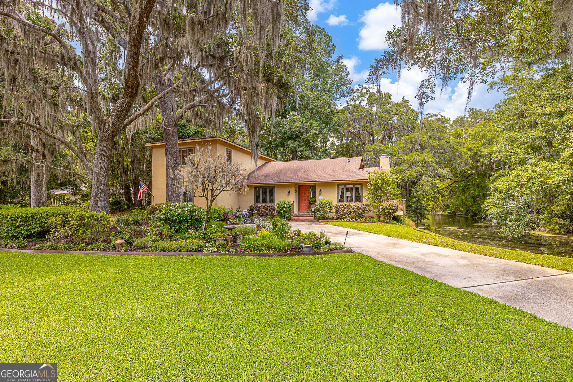 photo 1: 102 St Clair Parkway, St. Simons GA 31522