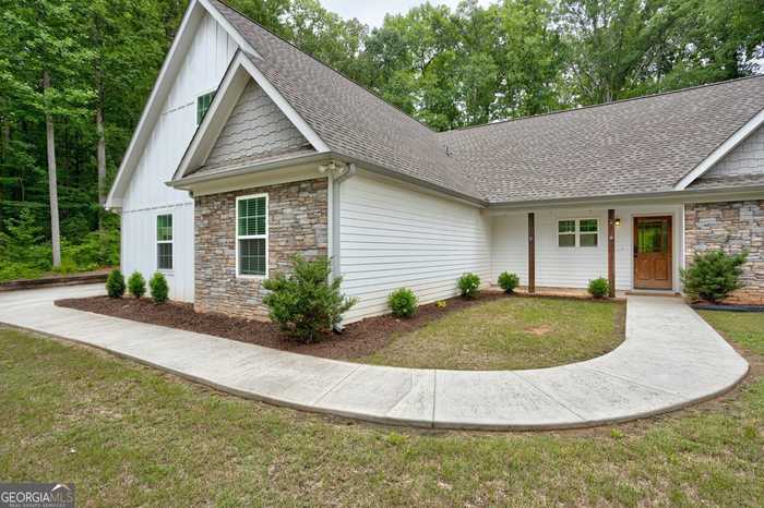 photo 2: 40 Oak Forest Drive, Oxford GA 30054