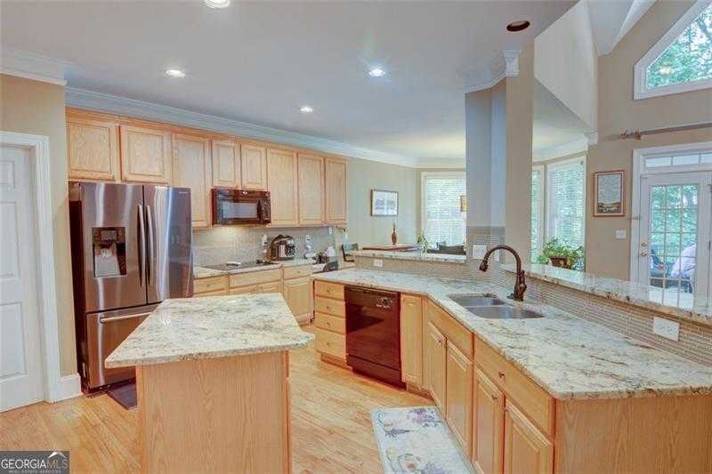 photo 3: 3675 Highcroft Circle, Peachtree Corners GA 30092